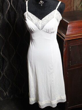 Vintage Lorraine Slip Dress Size 34 Tall, Cream / White Lace Trim